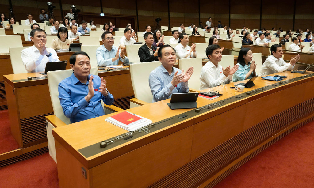 Quốc hội Việt Nam Thông qua Nghị quyết Giảm Thuế Nhiên liệu Đến Hết Tháng Sáu