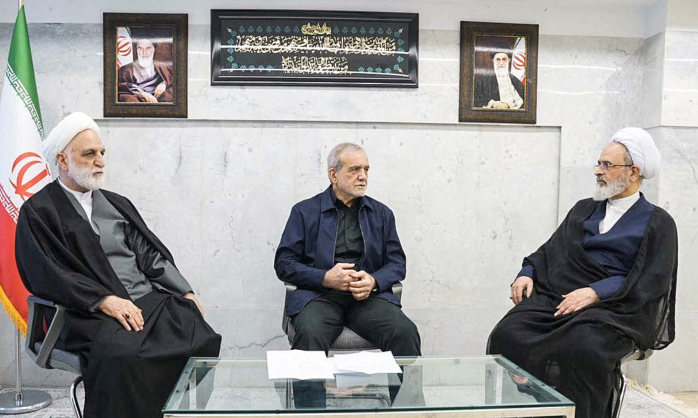 Tình Hình Chính Trị Iran Hậu Tập Kích: Biến Động Kế Nhiệm và Tác Động Khu Vực