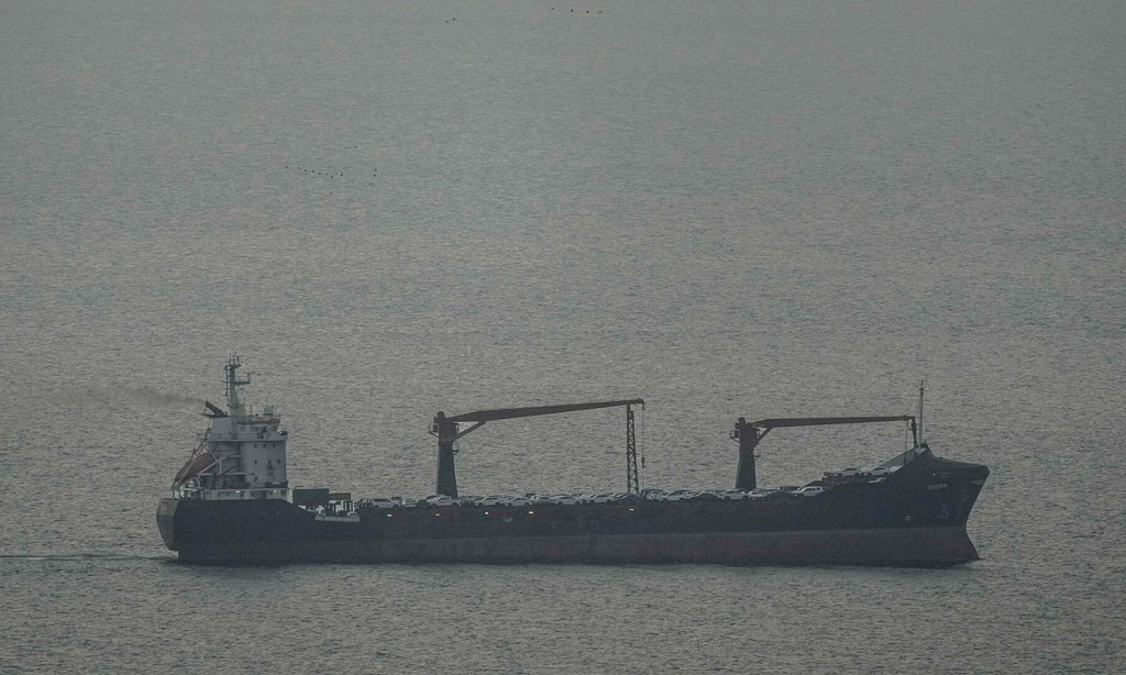 Iran Đe Dọa Phong Tỏa Eo Biển Hormuz, Ngăn Cản Tàu Thuyền Liên Quan Đến Các 'Cảng Thù Địch'