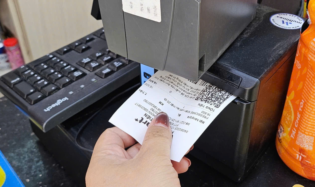 Việt Nam Đề Xuất Quy Định Hóa Đơn Điện Tử Mới: Góc Nhìn Toàn Cầu Về Thuế Nền Tảng Số